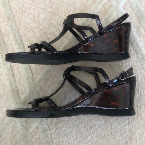 New Stuart Weitzman Tortoise Shell Patent Wedge - Picture 3 of 6